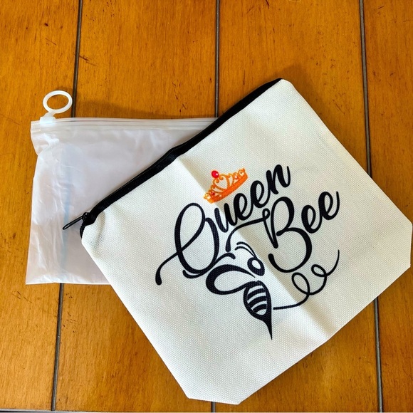 New Queen Bee Cosmetic Make-Up Bag With 2 Sided Graphic Design. - Picture 4 of 7